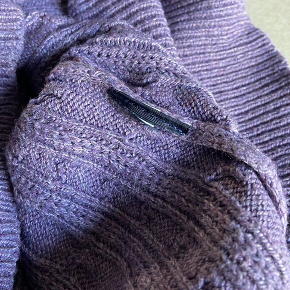 American Eagle Outfitters Wool Blend V-Neck Cable Knit Sweater ASO Elena Gilbert - Picture 6 of 8